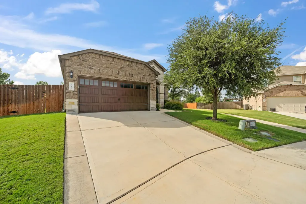 340 Nectar Drive, Buda