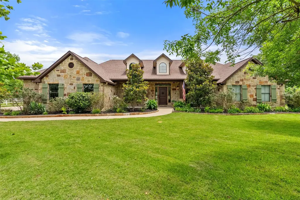 343 Colorado Drive, Cedar Creek