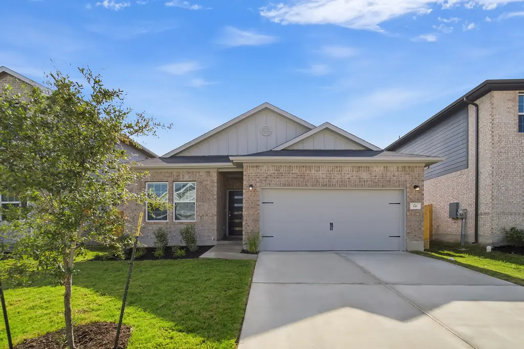 341 Begonia Street, Buda