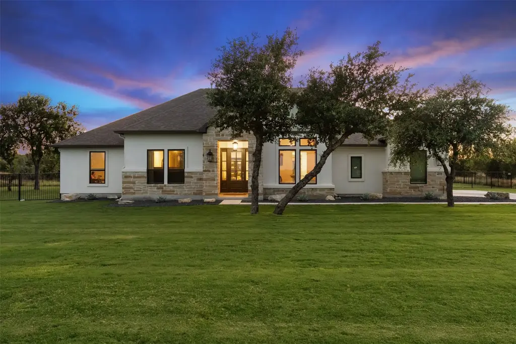 412 Oakpark Drive, Spicewood