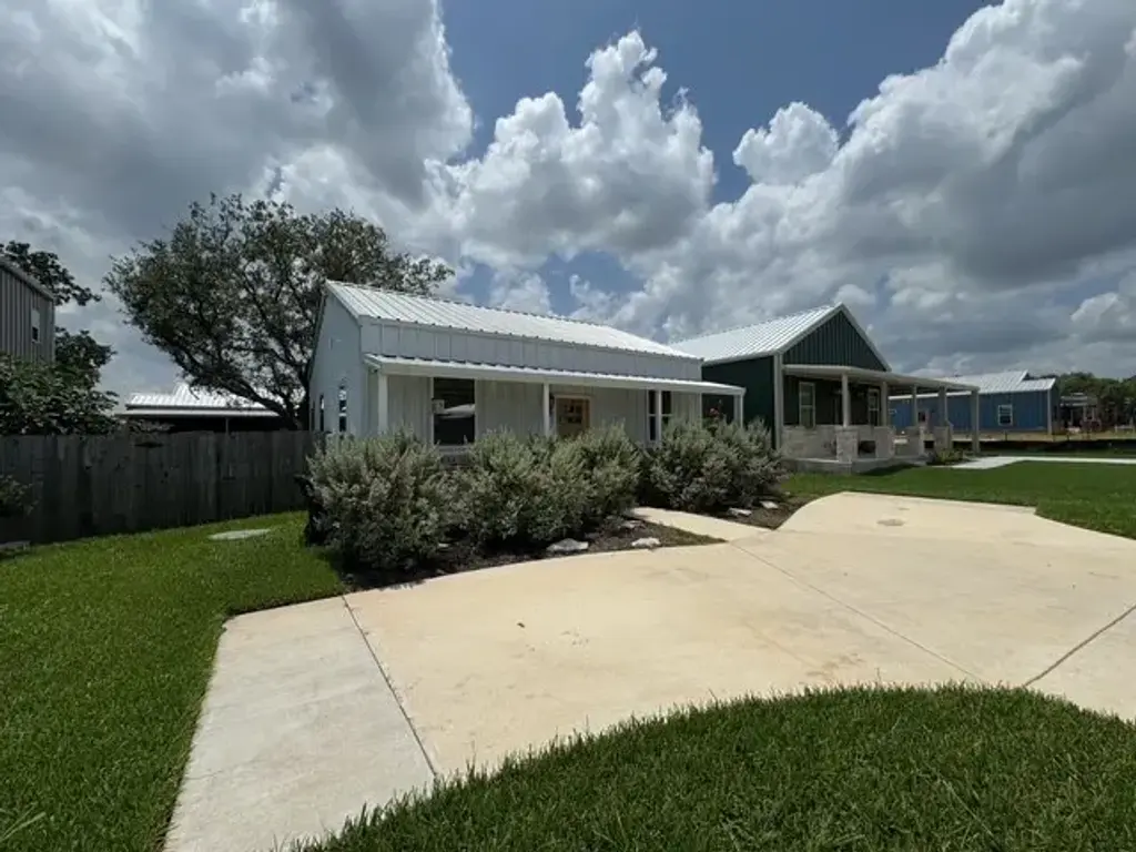 225 Western Avenue, Bertram