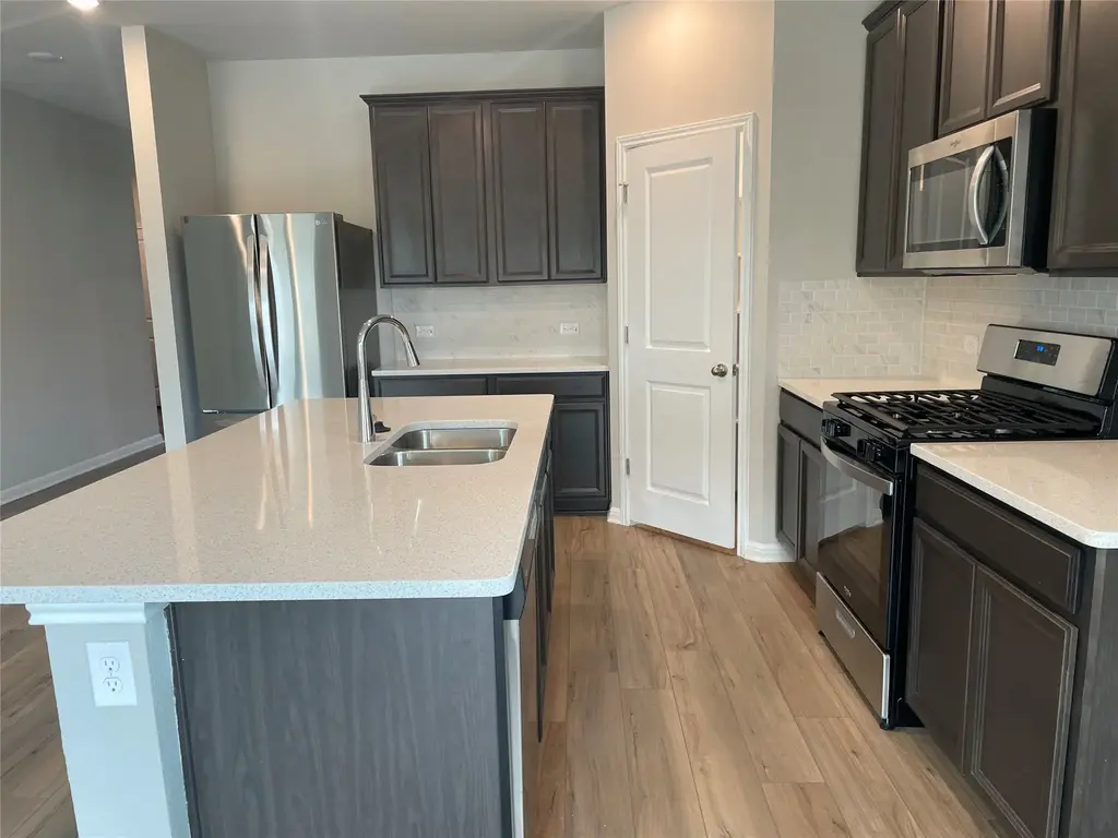 404 Grasslands Trail, Hutto