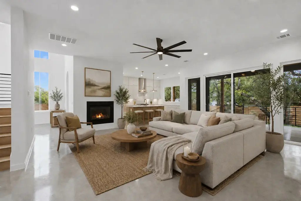 18303 Lake Oaks Drive, Jonestown