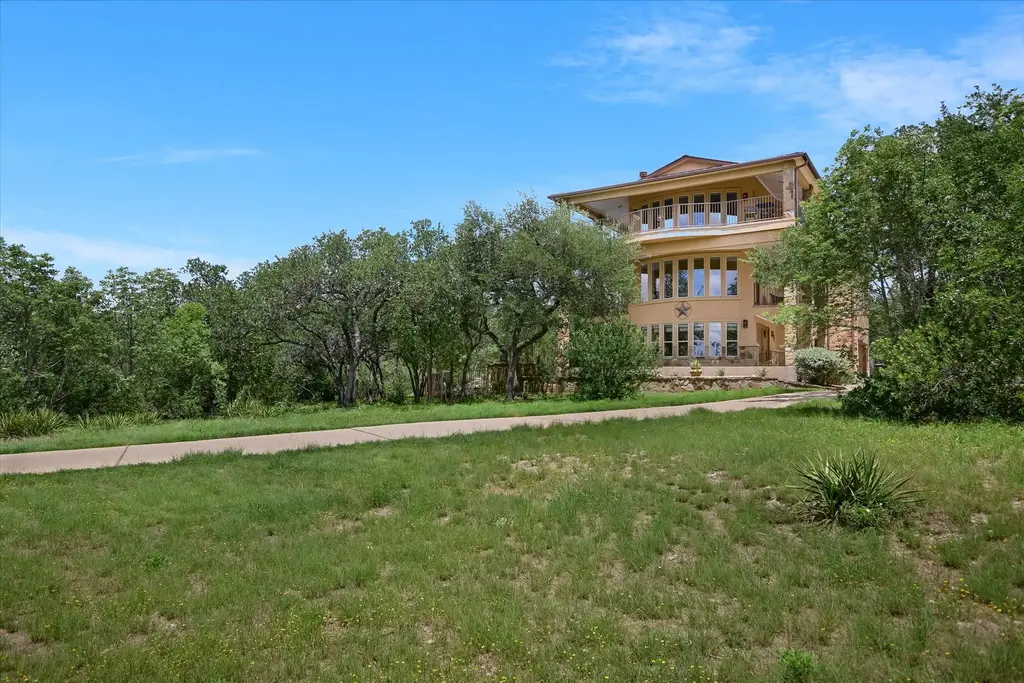 15936 Booth Circle, Volente