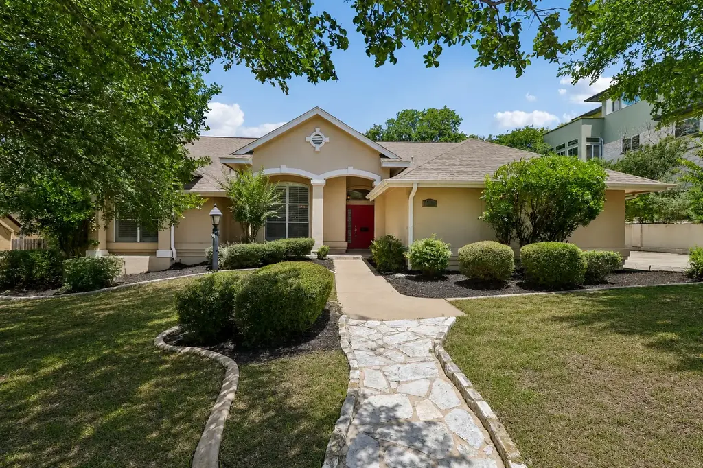 115 Tallstar Drive, Lakeway