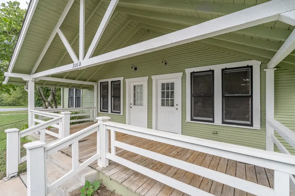 3100 Rm 1869 B, Liberty Hill