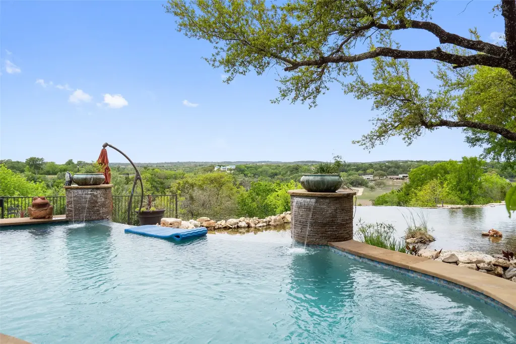 808 Rivercliff Drive, Spicewood