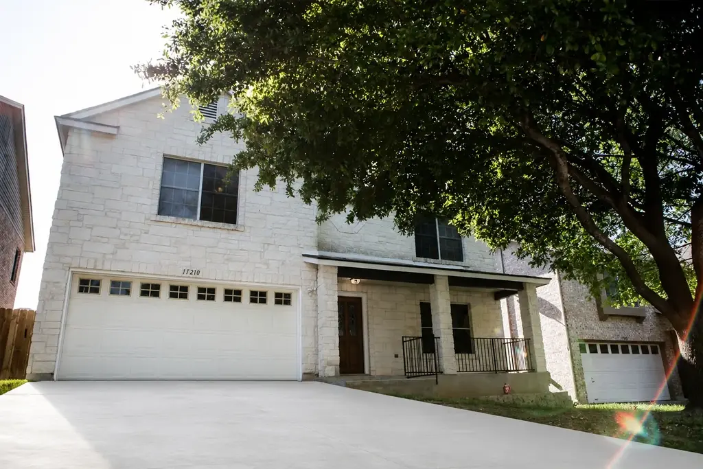 11210 Kingsgate Drive, Austin