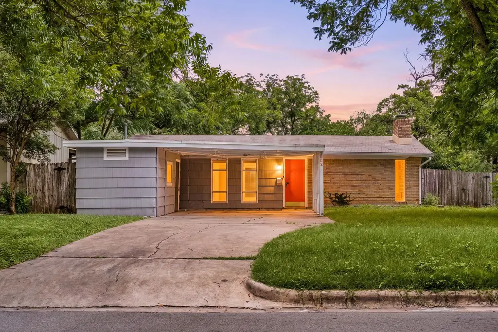 2802 Perry Lane, Austin