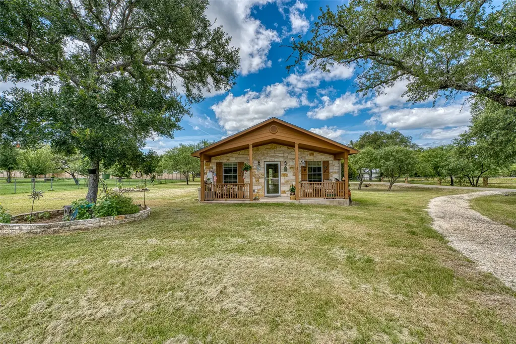 160 County Road 141, Burnet