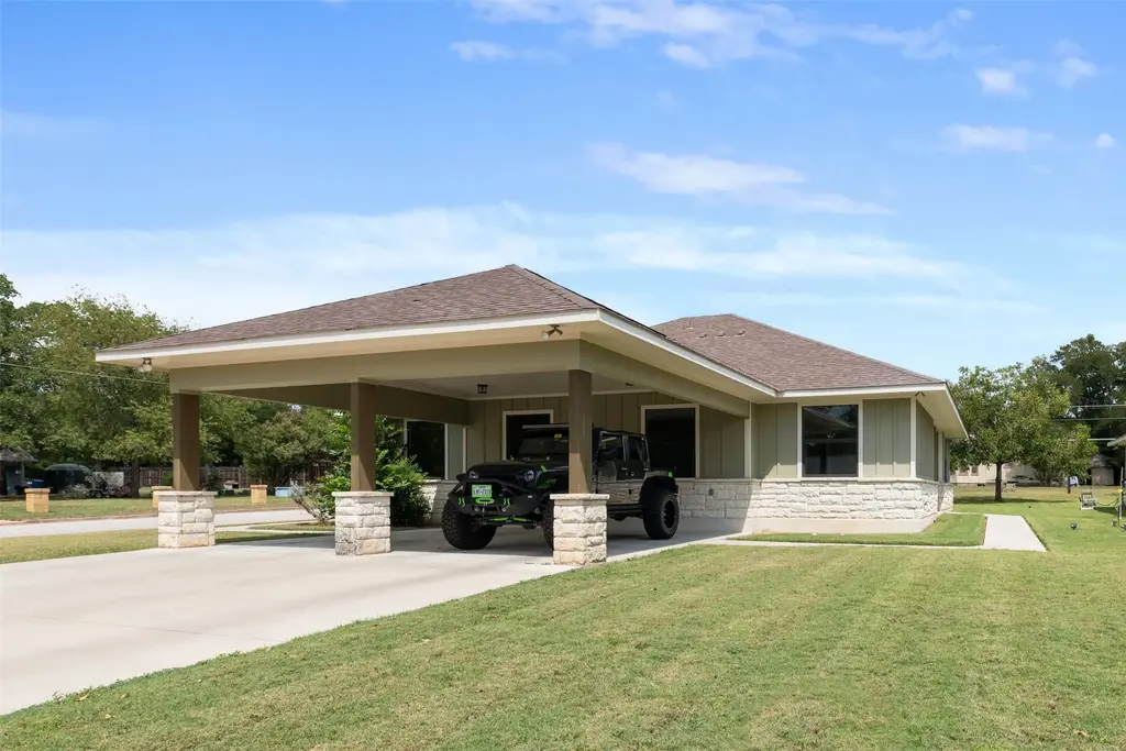 1215 Sherrard Street B, Burnet