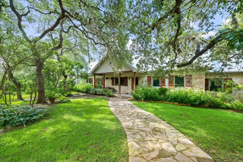 121 Water Park Road, Wimberley