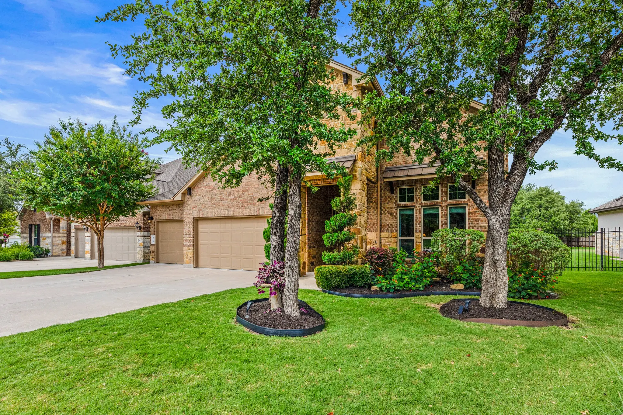 Photo of Listing #3365802