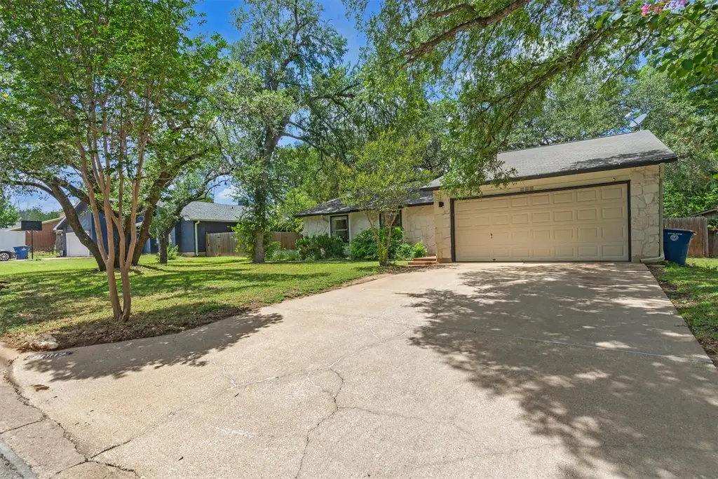 9002 Bubbling Springs Trail, Austin