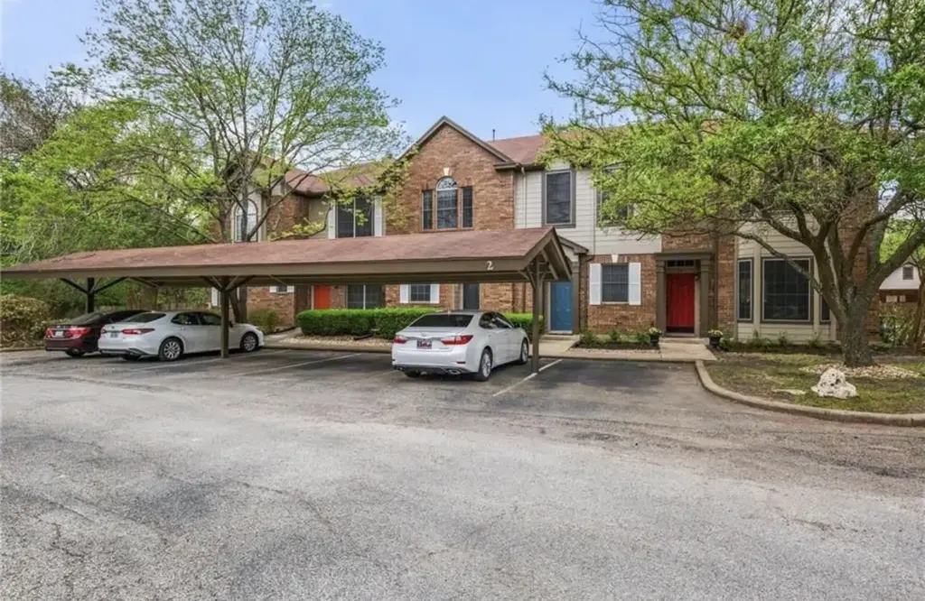 12401 Los Indios Trail 8, Austin