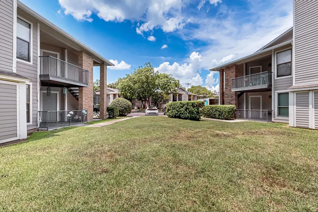 10616 Mellow Meadows Drive 9-d, Austin
