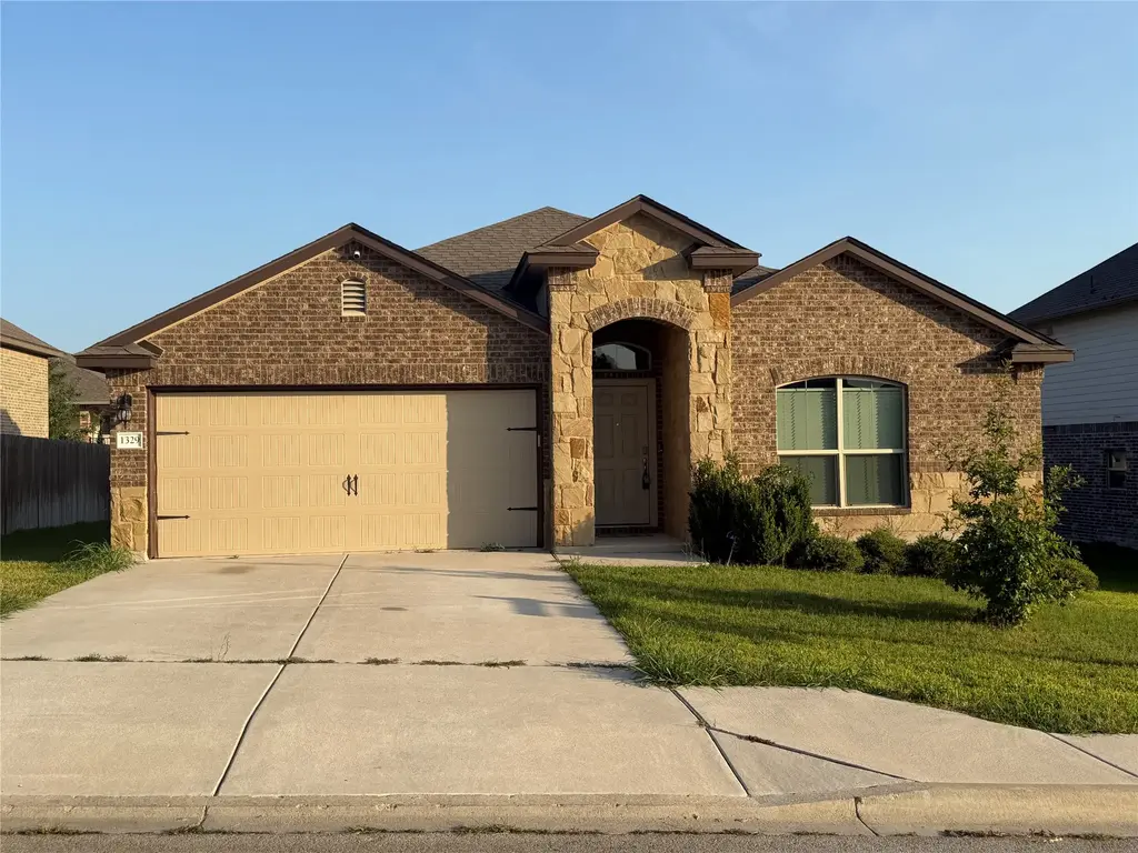 1329 Spicewood Drive, Burnet