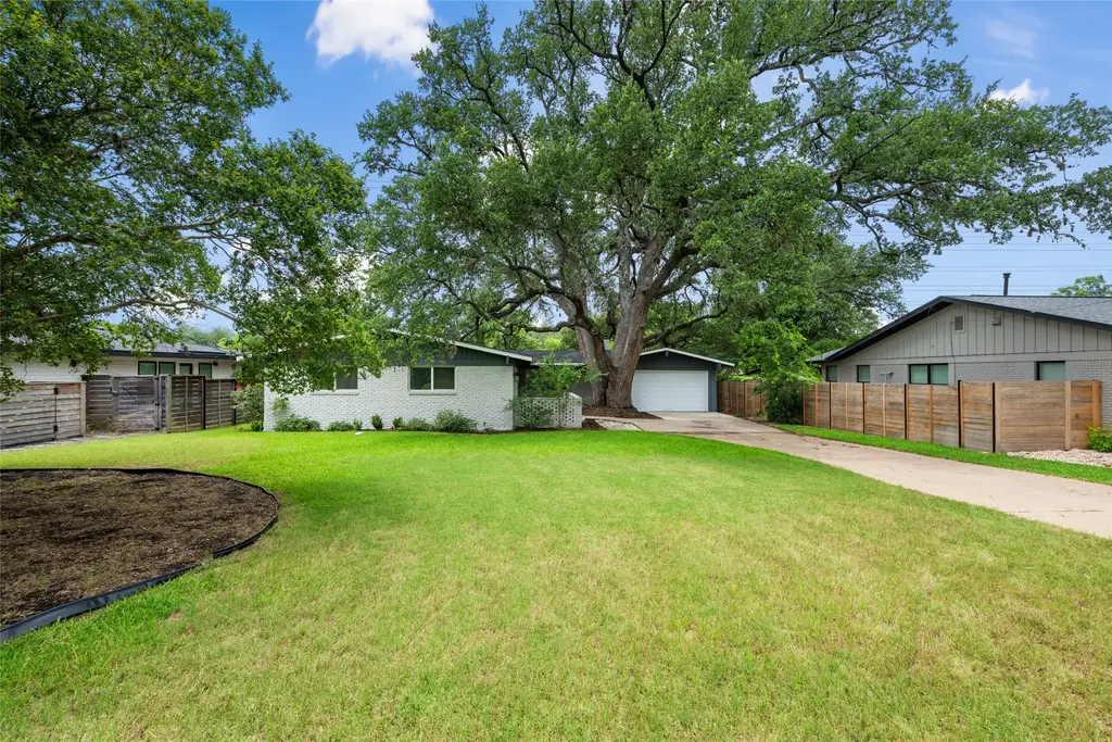 4602 Frontier Trail, Austin