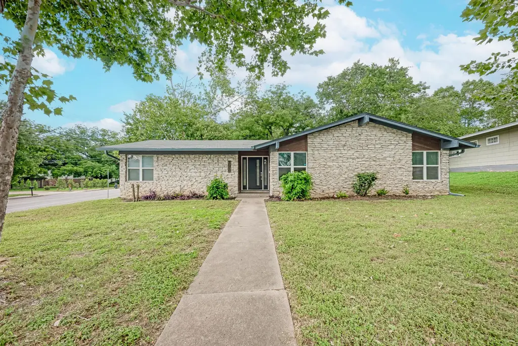 6700 Kings Point, Austin