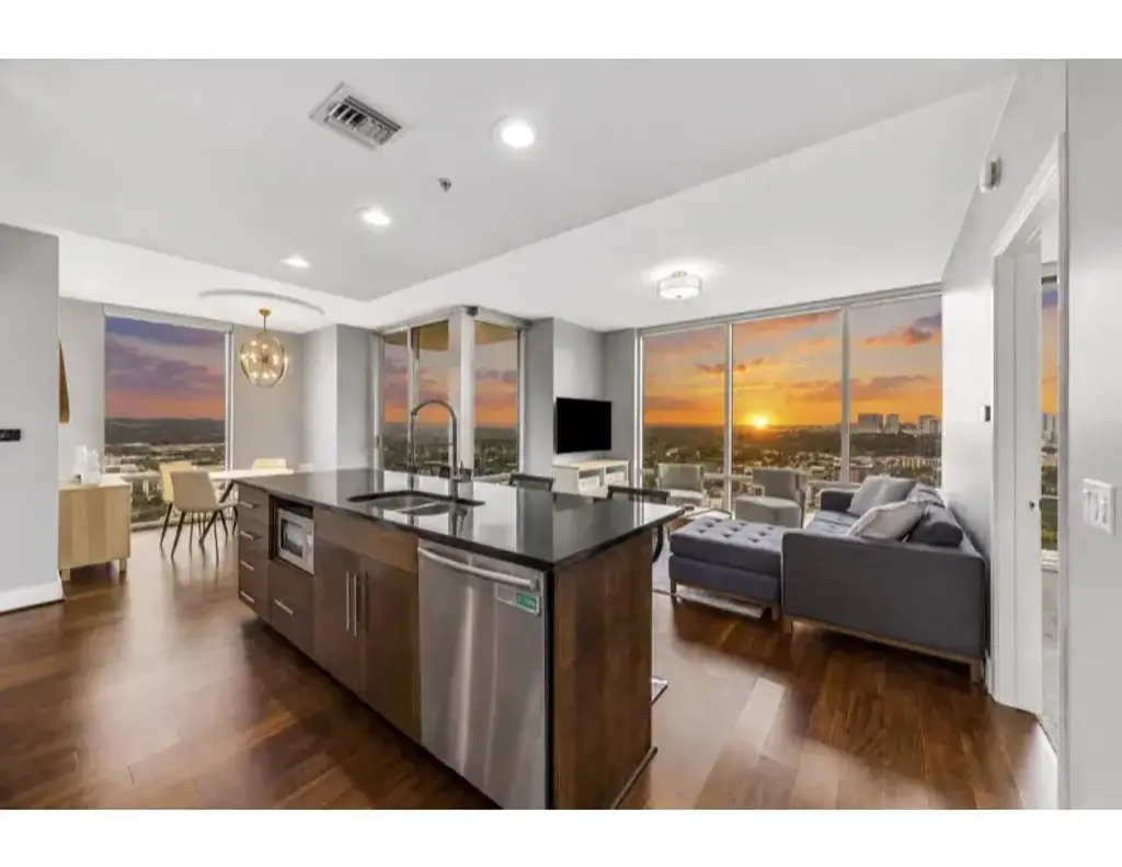 300 Bowie Street 2805, Austin
