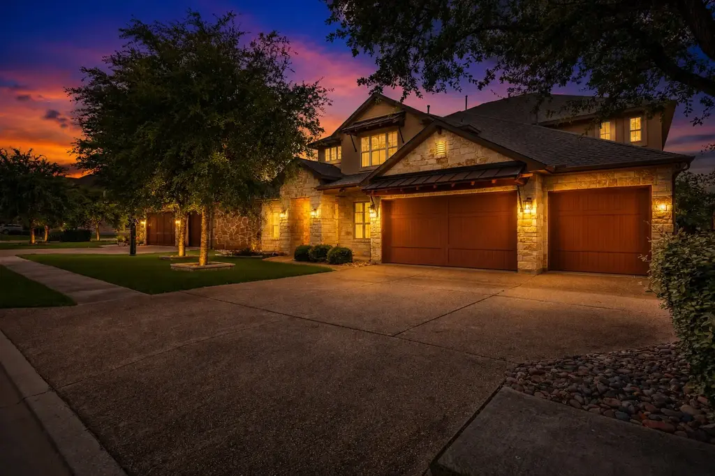 402 Raging River Road, Cedar Park