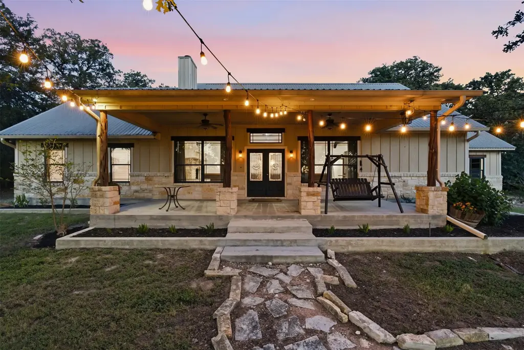 8731 Sh 79 Highway, Milano