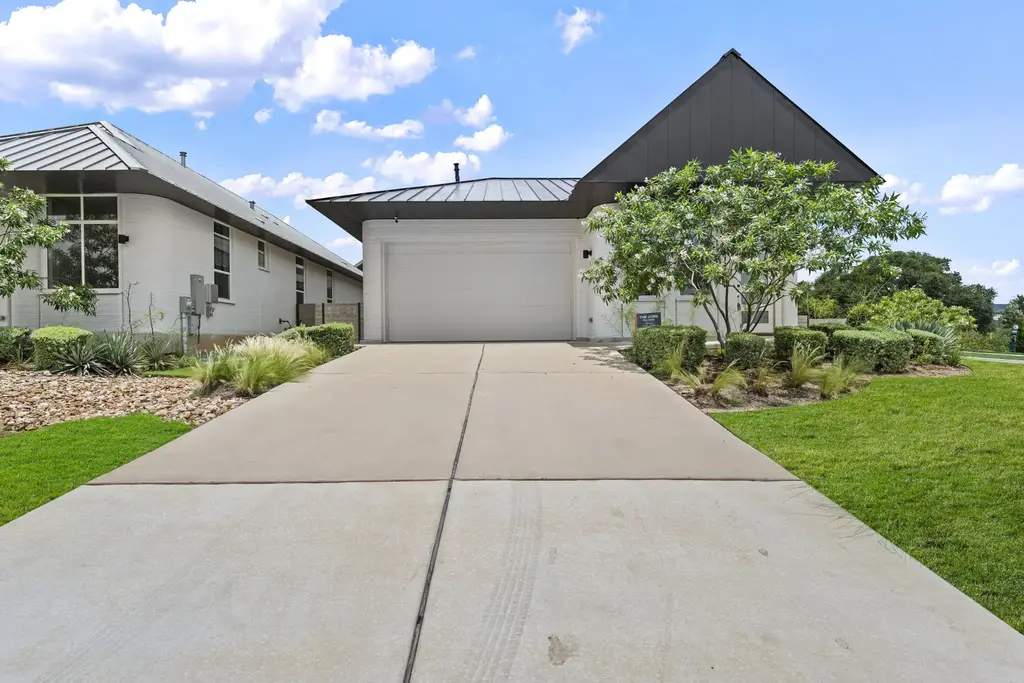 121 Rough Creek Road, Georgetown