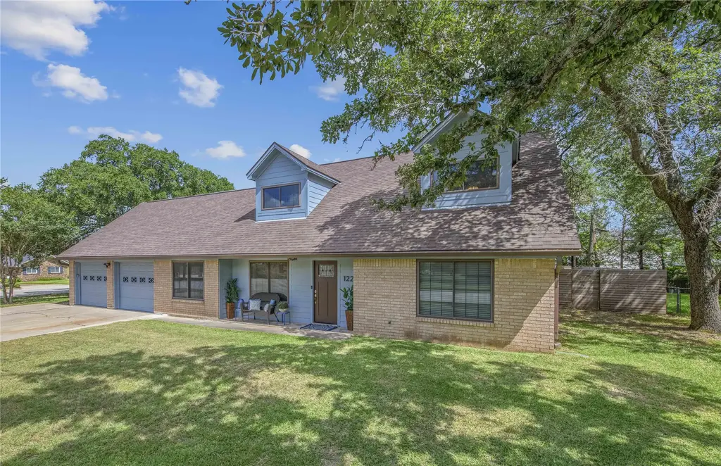 1222 N Ridgefield Circle, College Station