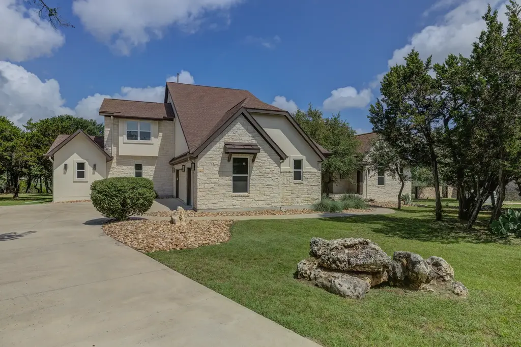 954 Covered Bridge Drive, Driftwood