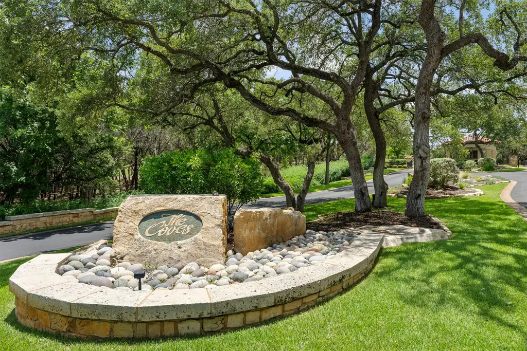 906 Moonlight Bay Drive, Spicewood