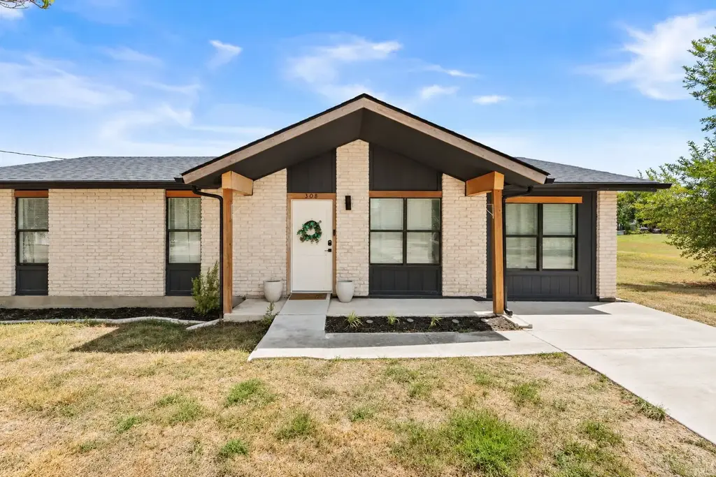 308 River Hills Drive, San Marcos