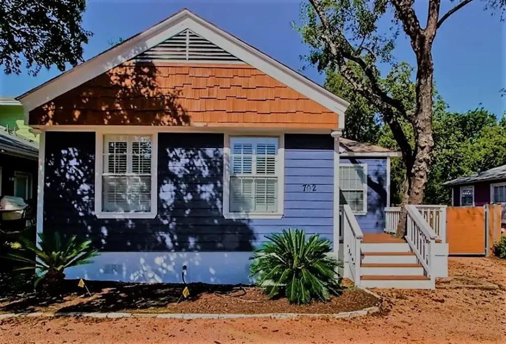 702 W North Loop Boulevard, Austin