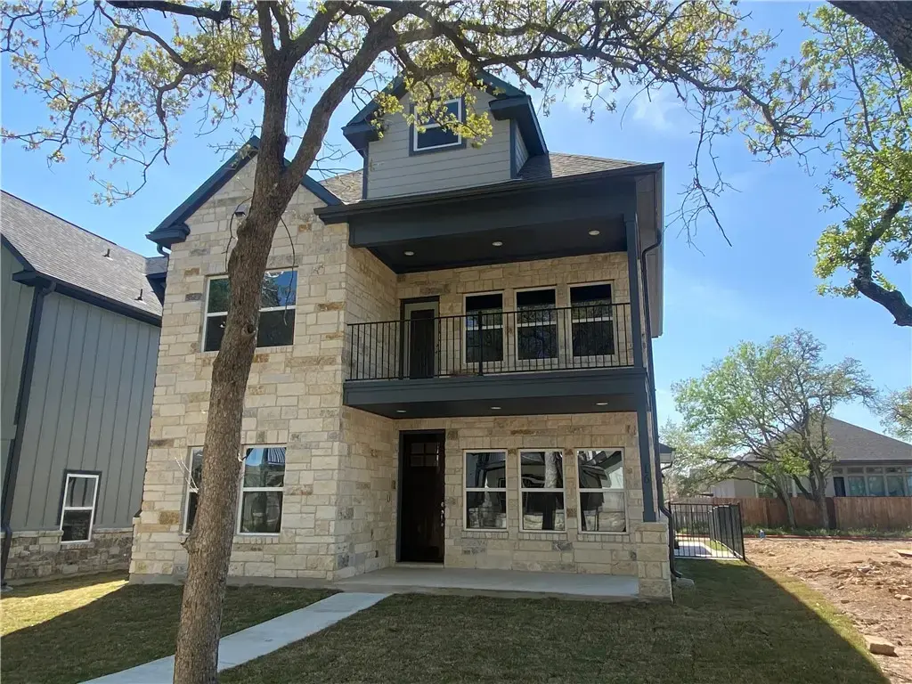 1301 Low Branch Lane 16, Leander