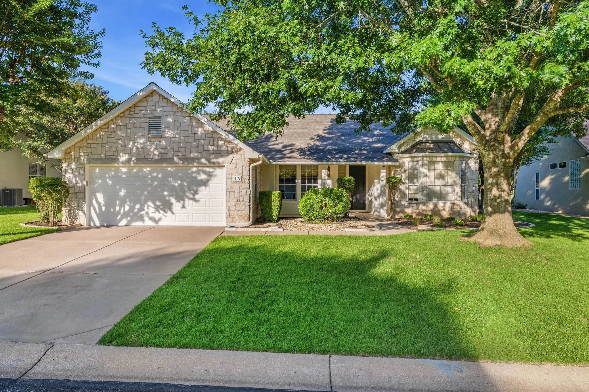Photo of Listing #9247736