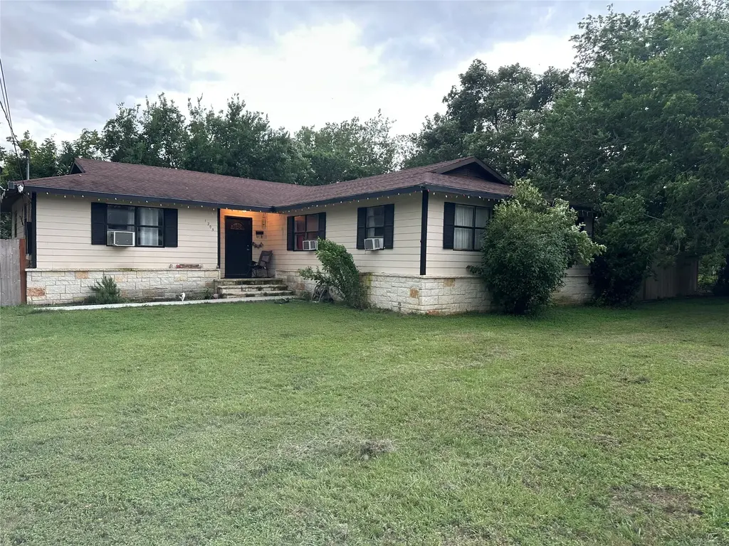 1205 W 10th Street, Cameron