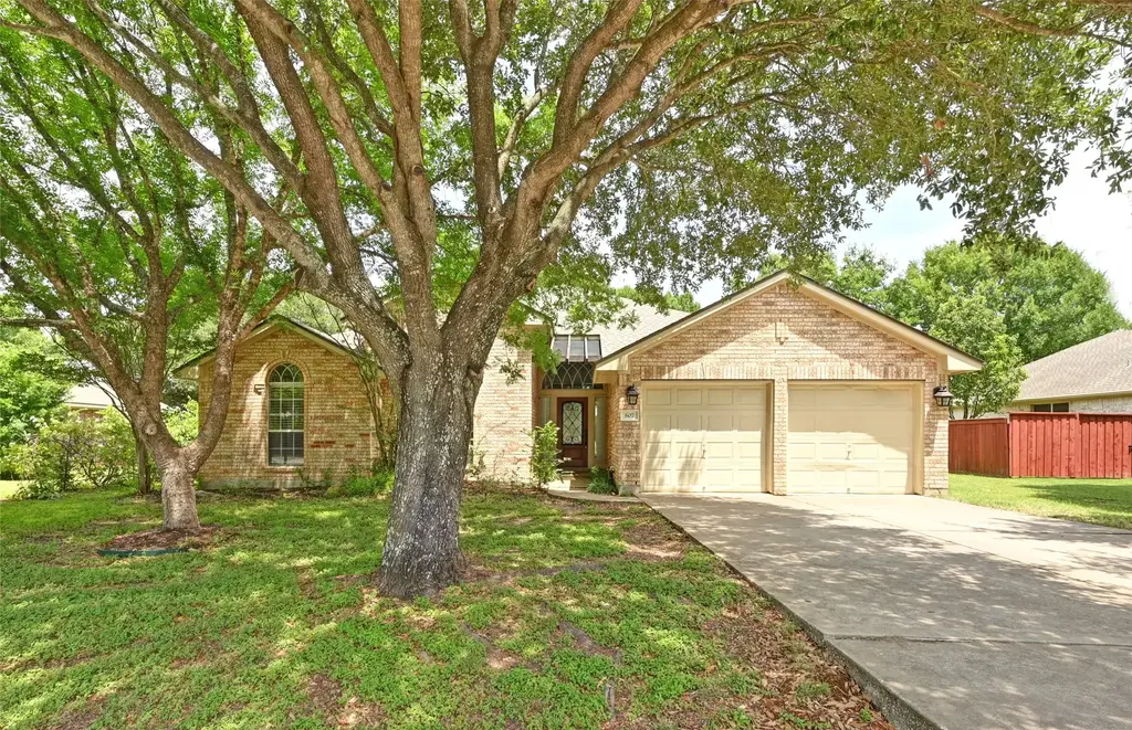 607 Prickley Pear Pass, Buda