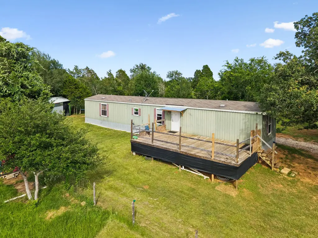 253 N County Line Road C, Elgin