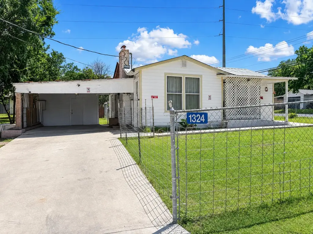 1324 5th Street, Kerrville