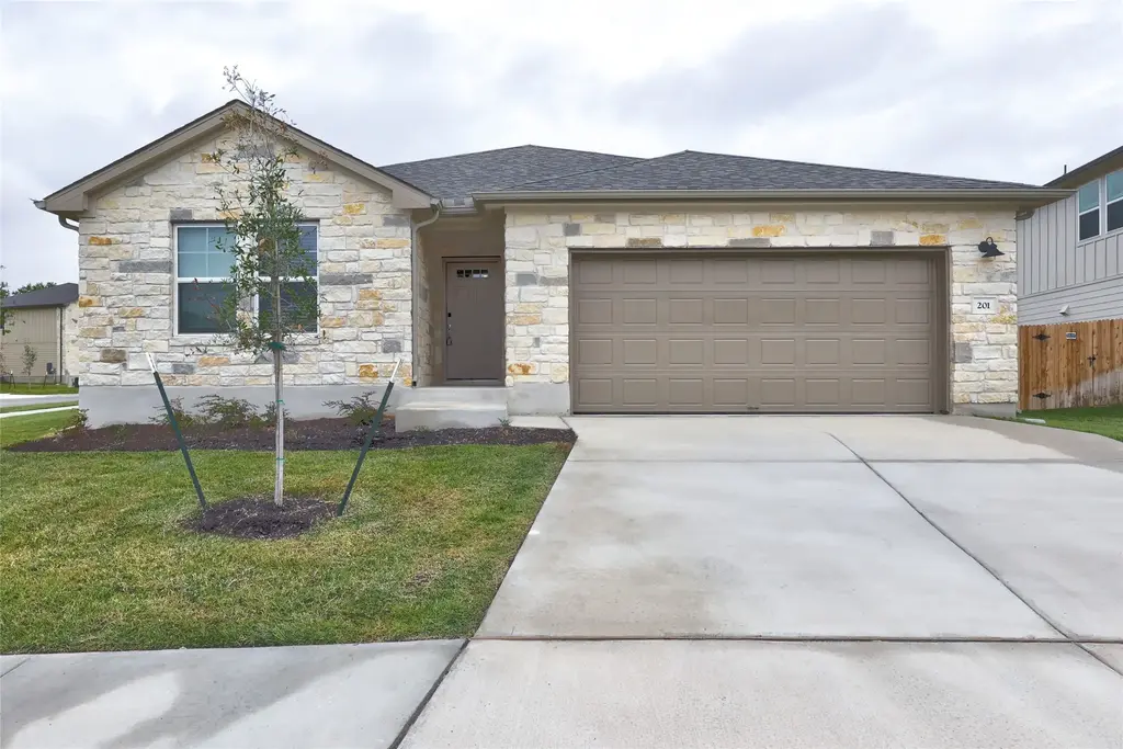 201 Fairmeadow Downs Drive, Hutto