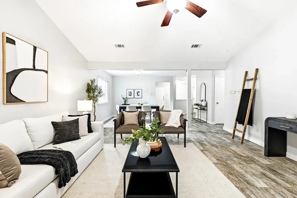 9733 Anderson Village Drive, Austin