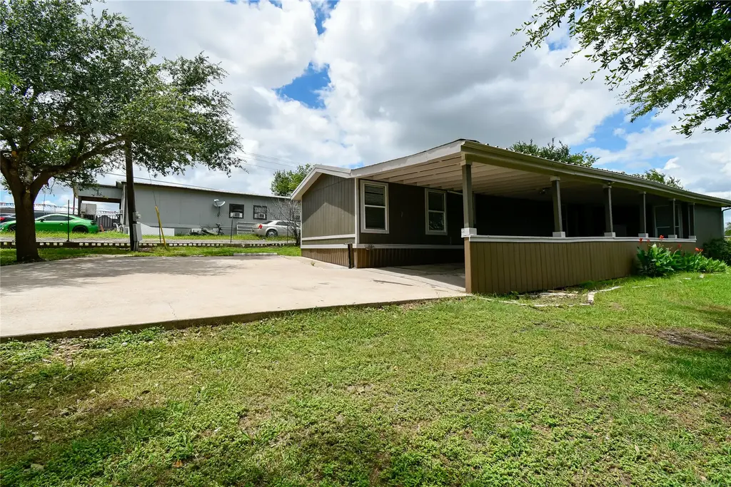 22 Niederwald Drive, Kyle