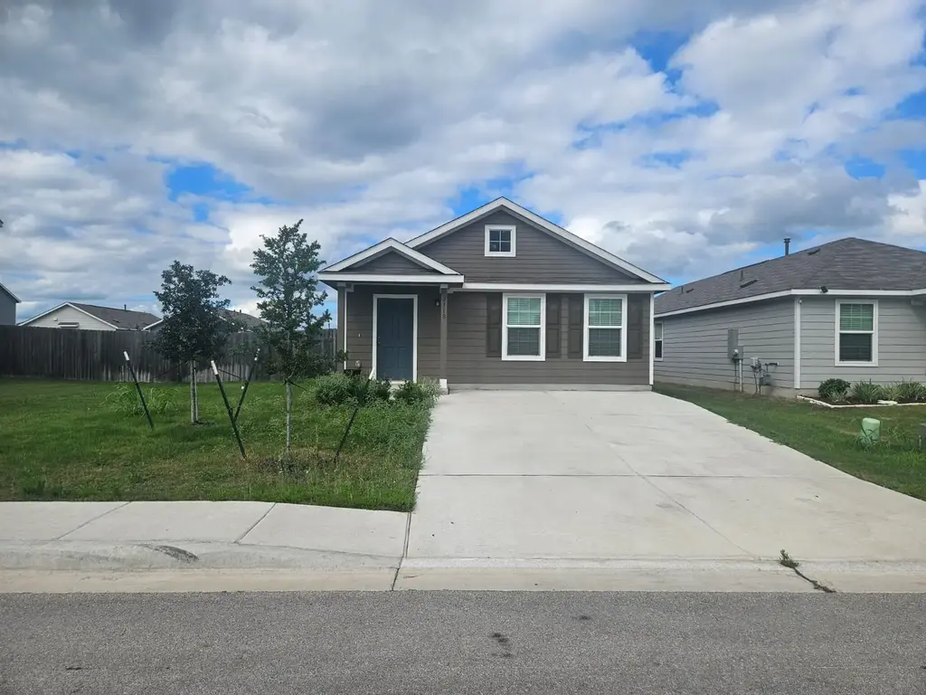 2318 Tornado Alley, Lockhart