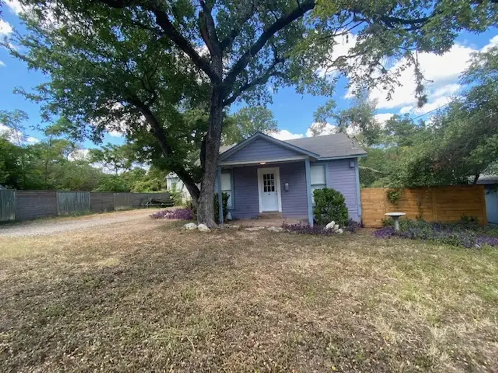 904 Possum Trot, Austin