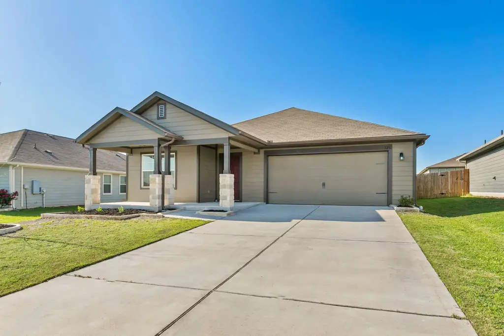 725 Liard River Road, Hutto