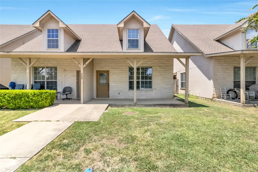 200 Sandstone Drive A, Jarrell