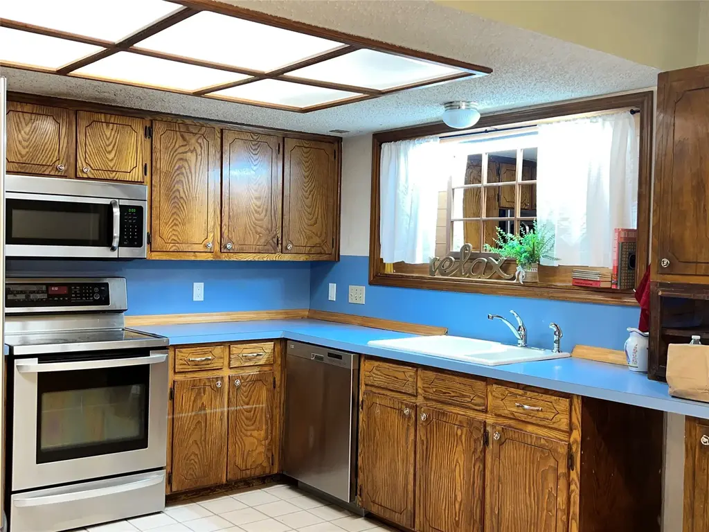 209 Oak Crest Lane, Georgetown