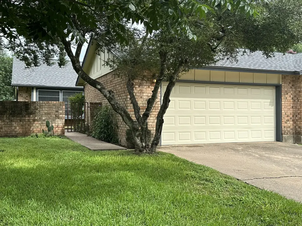 9217 Singing Quail Drive 8e, Austin