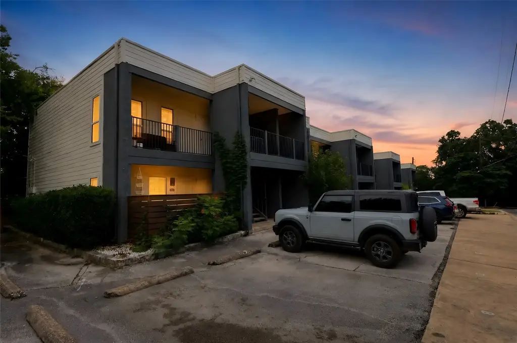 1509 W 39 1/2 Street 201, Austin