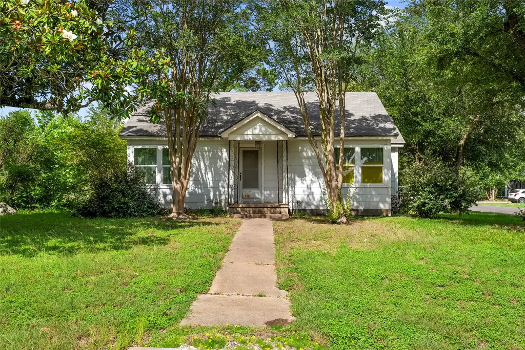 513 N Avenue F, Elgin