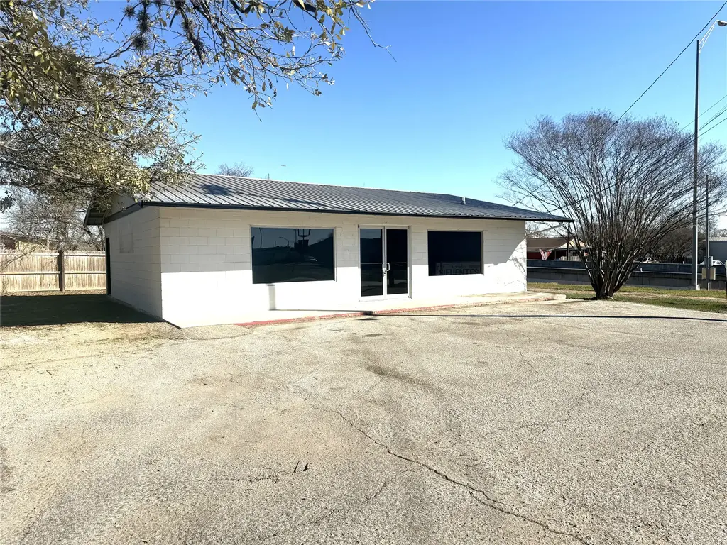 203 E Pecan Street, Lockhart